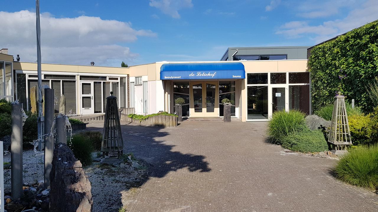Lodgehotel De Lelie Makkum Exterior foto
