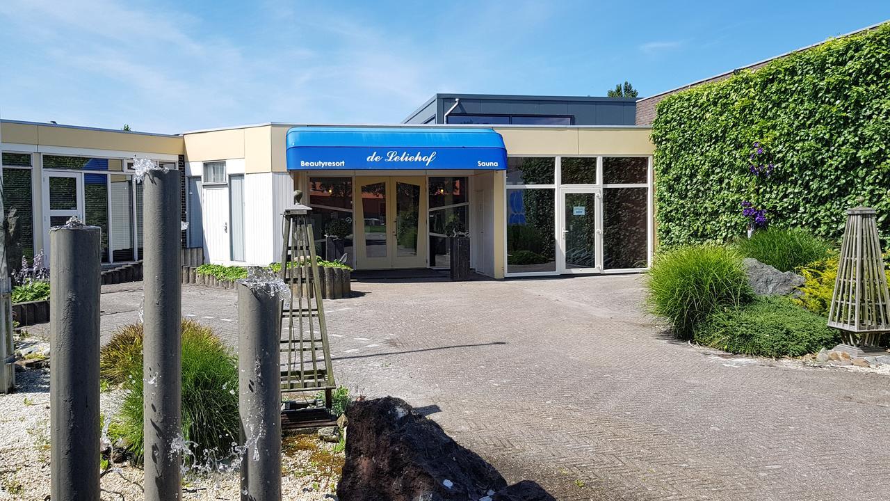 Lodgehotel De Lelie Makkum Exterior foto